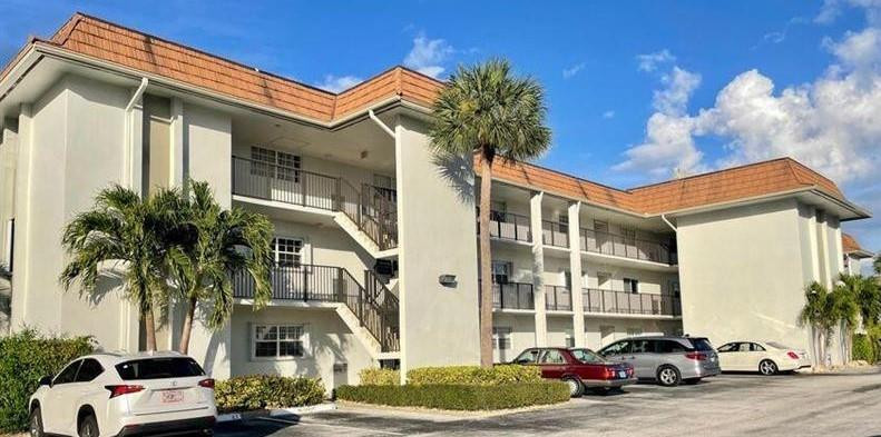 400 Wilma Circle, Unit 105 Riviera Beach, FL 33404 - Photo 2 of 8 Photo 2