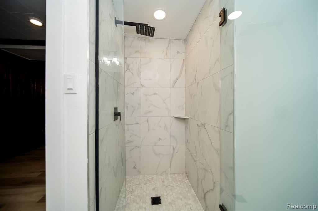 260 Cherokee Road Pontiac, MI 48341 - Photo 93 of 98 Gallery Image 93