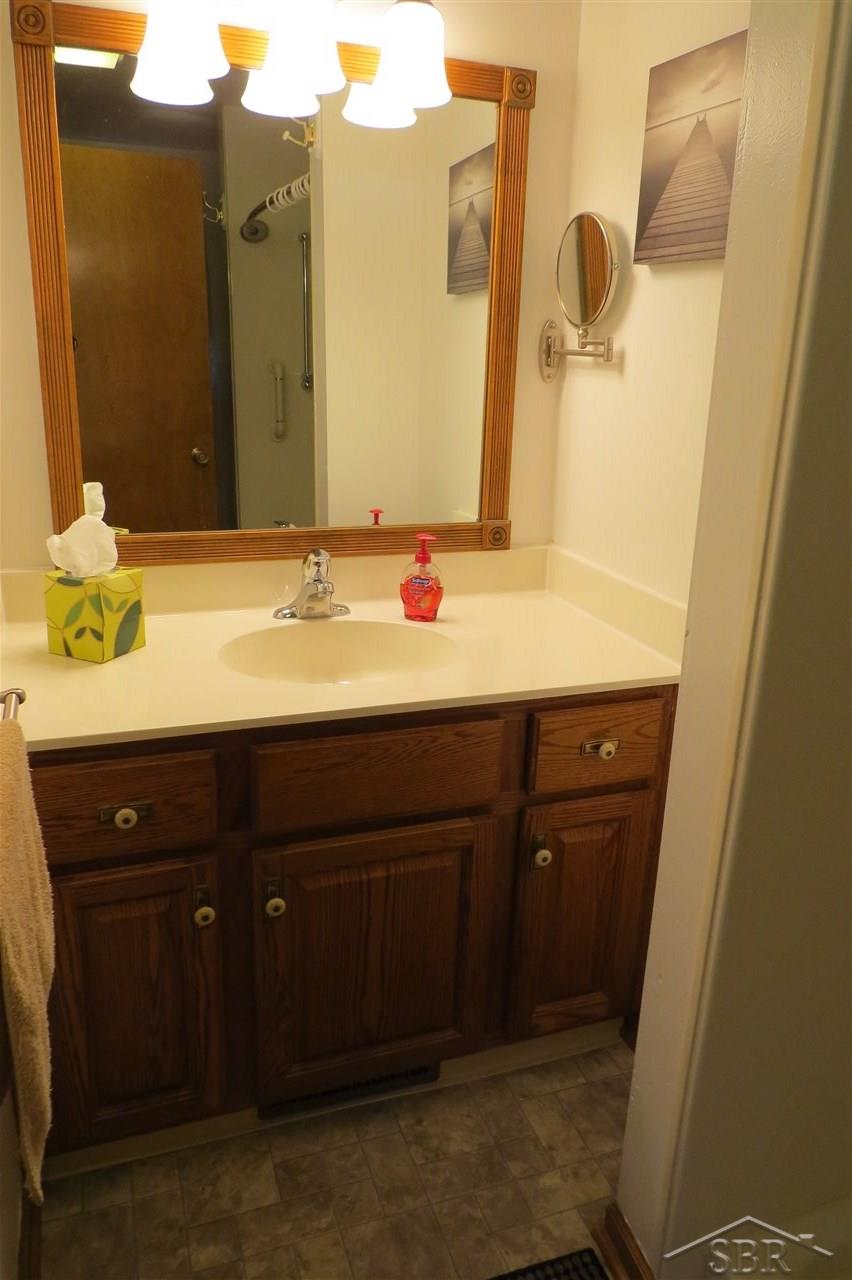 2575 Gabel Road Saginaw, MI 48601 - Photo 15 of 18 31284927-14.JPG