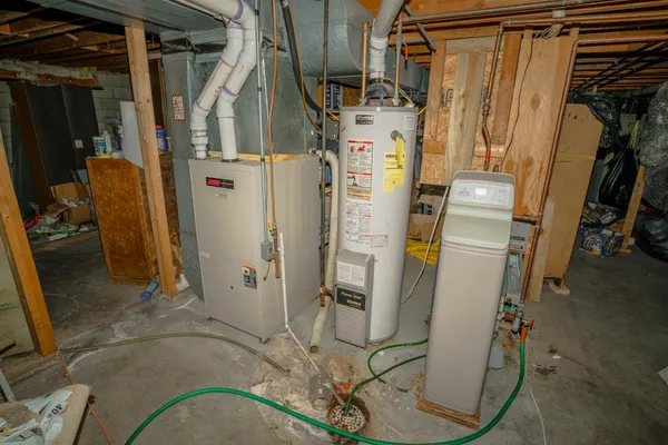 $1,800,000 | 9225 Lake Boulevard, Chisago City, MN 55013