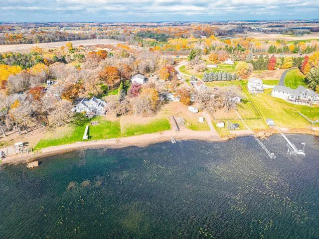$1,800,000 | 9225 Lake Boulevard, Chisago City, MN 55013