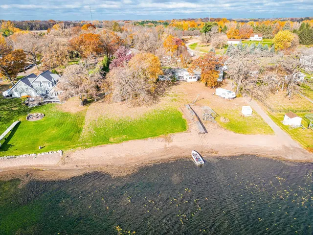 $1,800,000 | 9225 Lake Boulevard, Chisago City, MN 55013