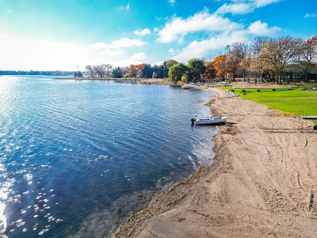 $1,800,000 | 9225 Lake Boulevard, Chisago City, MN 55013