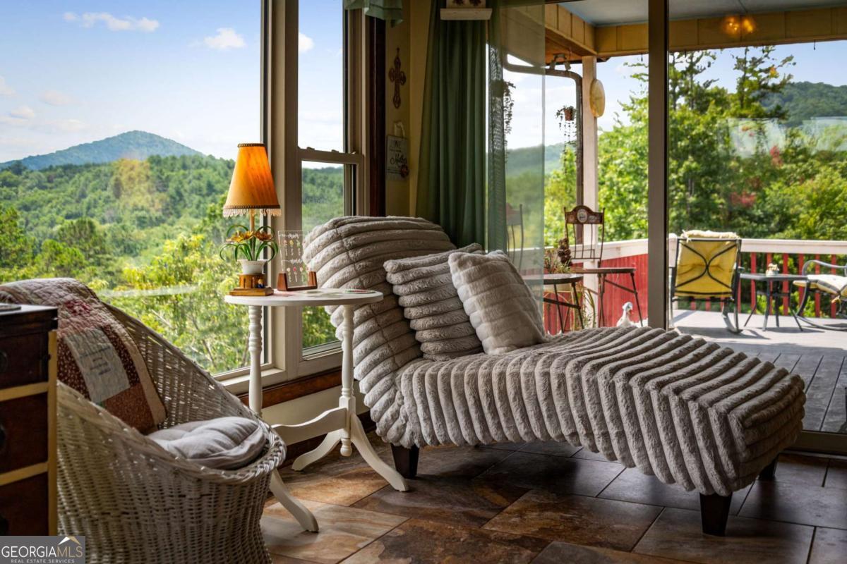 90 Fox Run, Unit 78 Blue Ridge, GA 30513 - Photo 6 of 92 Gallery Image 6