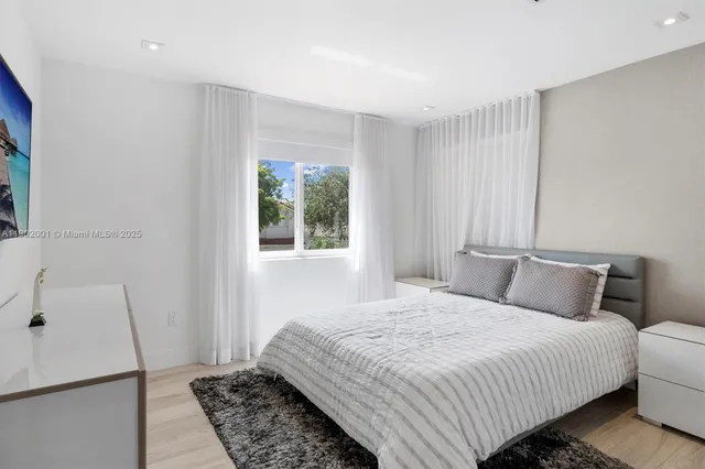 $2,250,000 | 11325 Northwest 66th Street, Doral, FL 33178