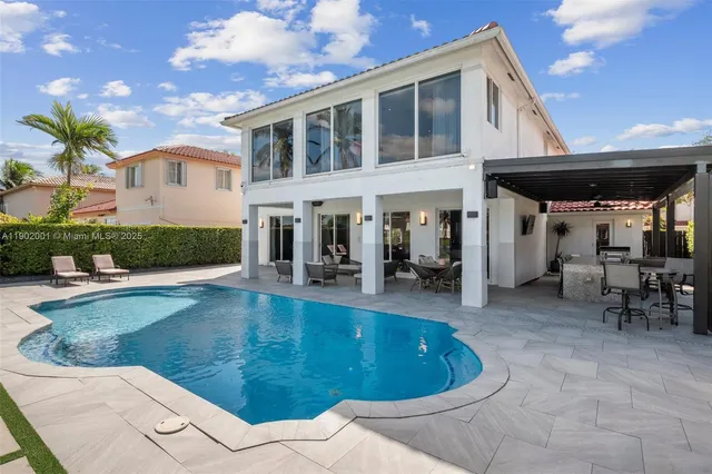 $2,250,000 | 11325 Northwest 66th Street, Doral, FL 33178