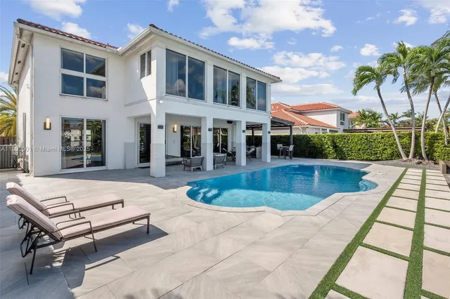 $2,250,000 | 11325 Northwest 66th Street, Doral, FL 33178
