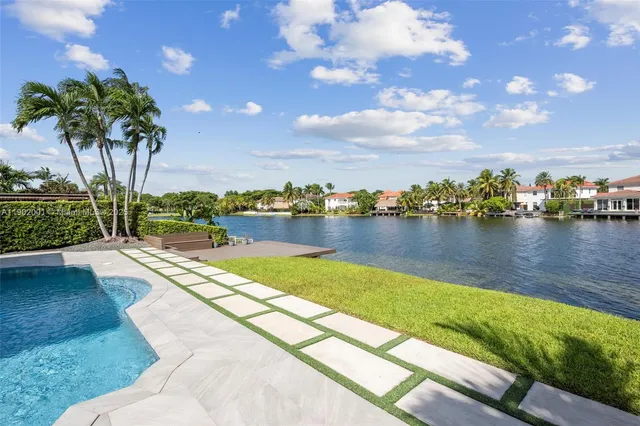 $2,250,000 | 11325 Northwest 66th Street, Doral, FL 33178