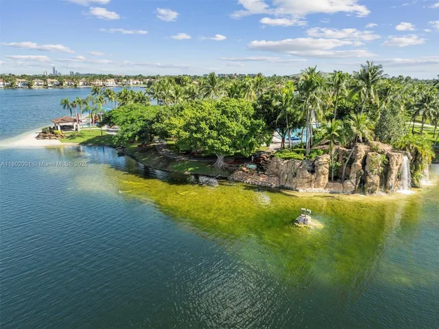 $2,250,000 | 11325 Northwest 66th Street, Doral, FL 33178