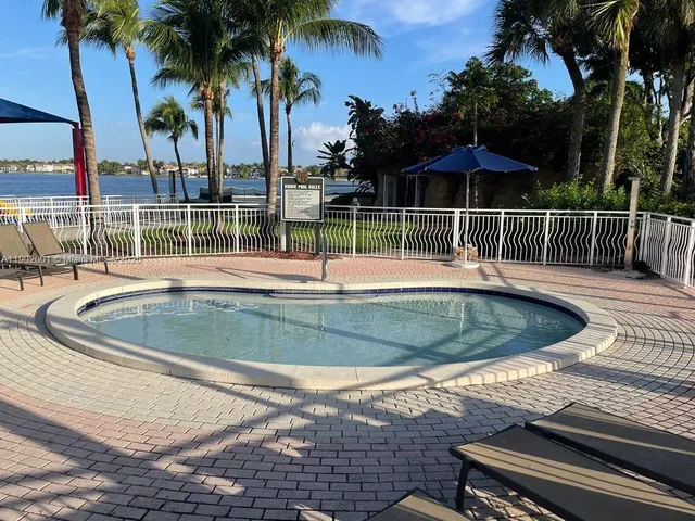 $2,250,000 | 11325 Northwest 66th Street, Doral, FL 33178