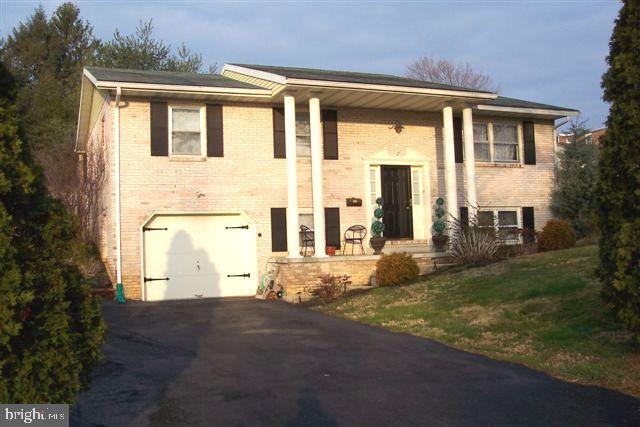 32 Riverside Avenue Lancaster, PA 17602 - Photo 1 of 6 Gallery Image 1