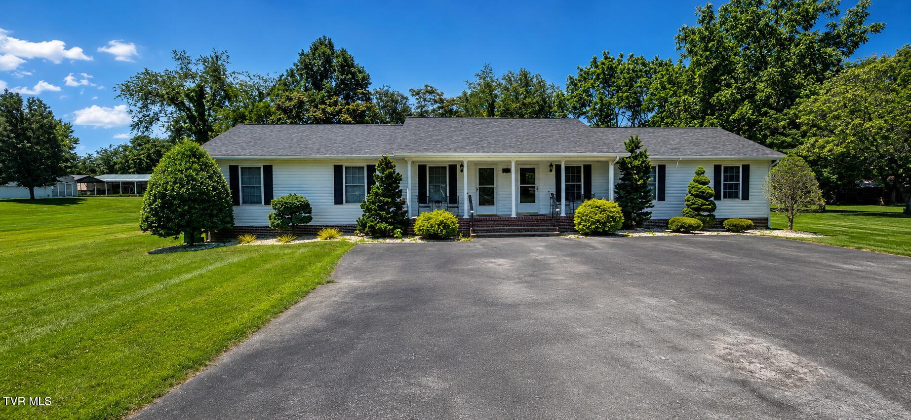165 Smith Avenue Erwin, TN 37650 - Photo 1 of 31 0001