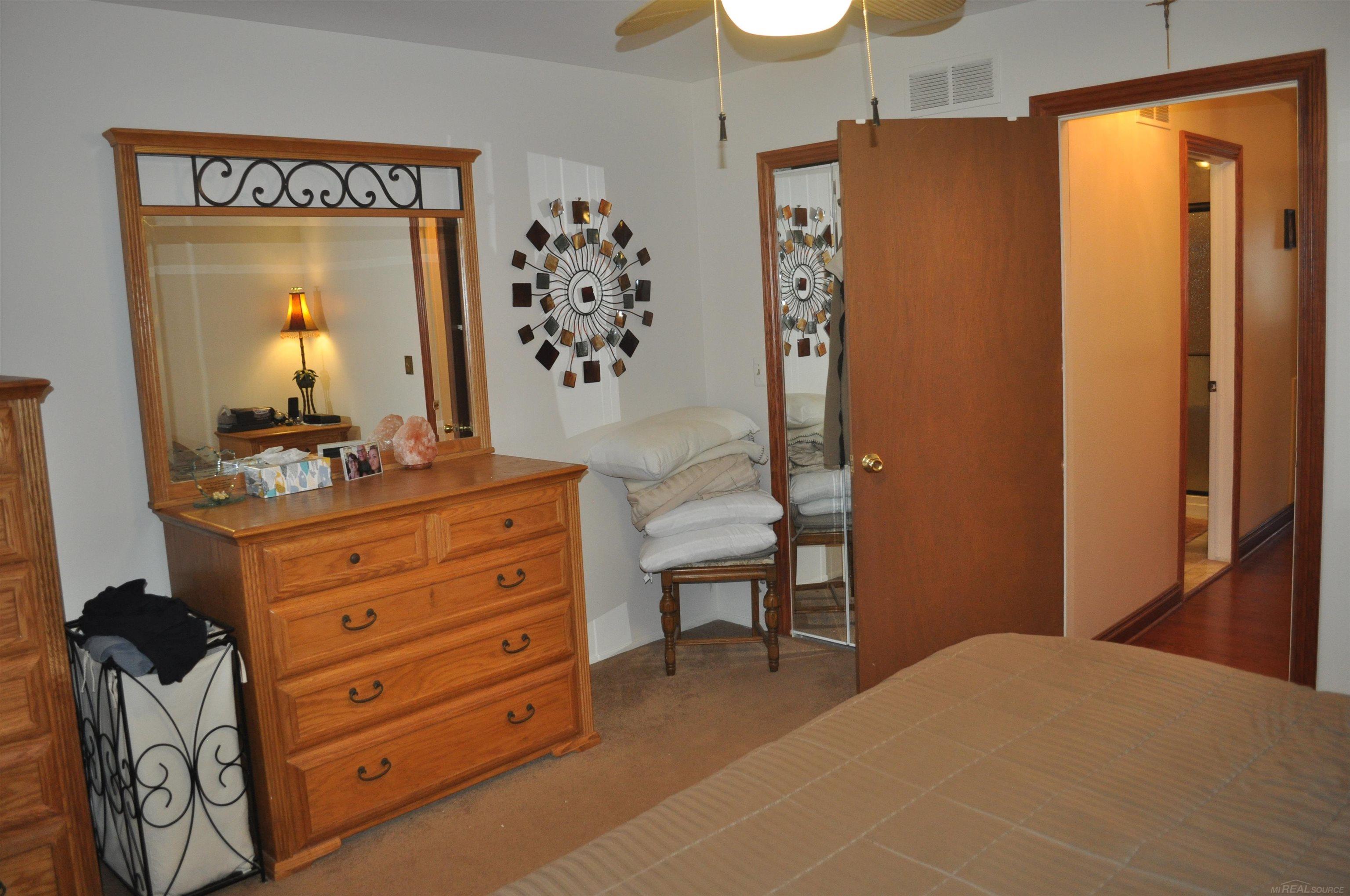 14460 East 14 Mile Road Warren, MI 48088 - Photo 15 of 26 50088257-17.JPG