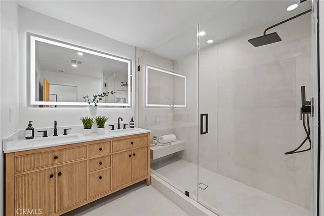 $12,500 | 5157 Woodley Avenue, Encino, CA 91436