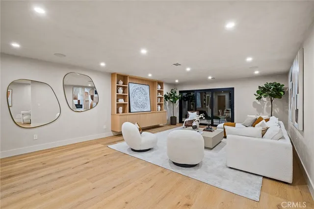 $12,500 | 5157 Woodley Avenue, Encino, CA 91436