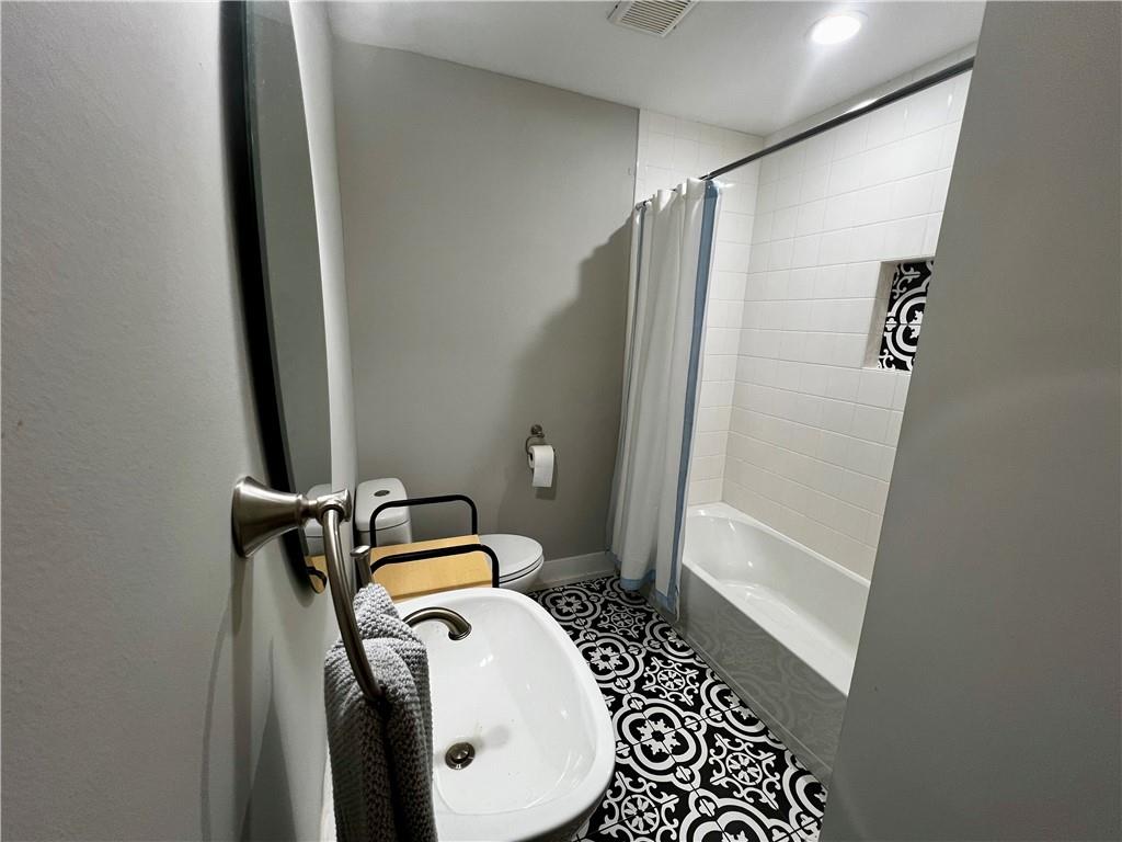 1611 Wellswood Drive Southeast Atlanta, GA 30315 - Photo 14 of 16