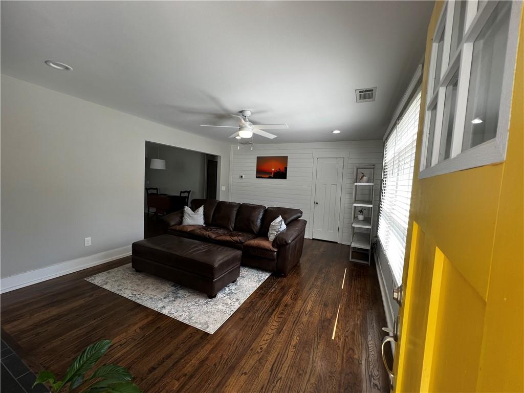 1611 Wellswood Drive Southeast Atlanta, GA 30315 - Photo 4 of 16