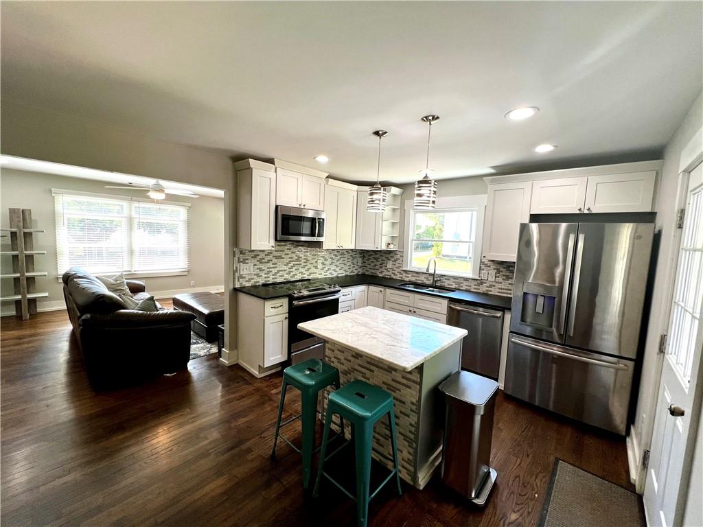 1611 Wellswood Drive Southeast Atlanta, GA 30315 - Photo 6 of 16