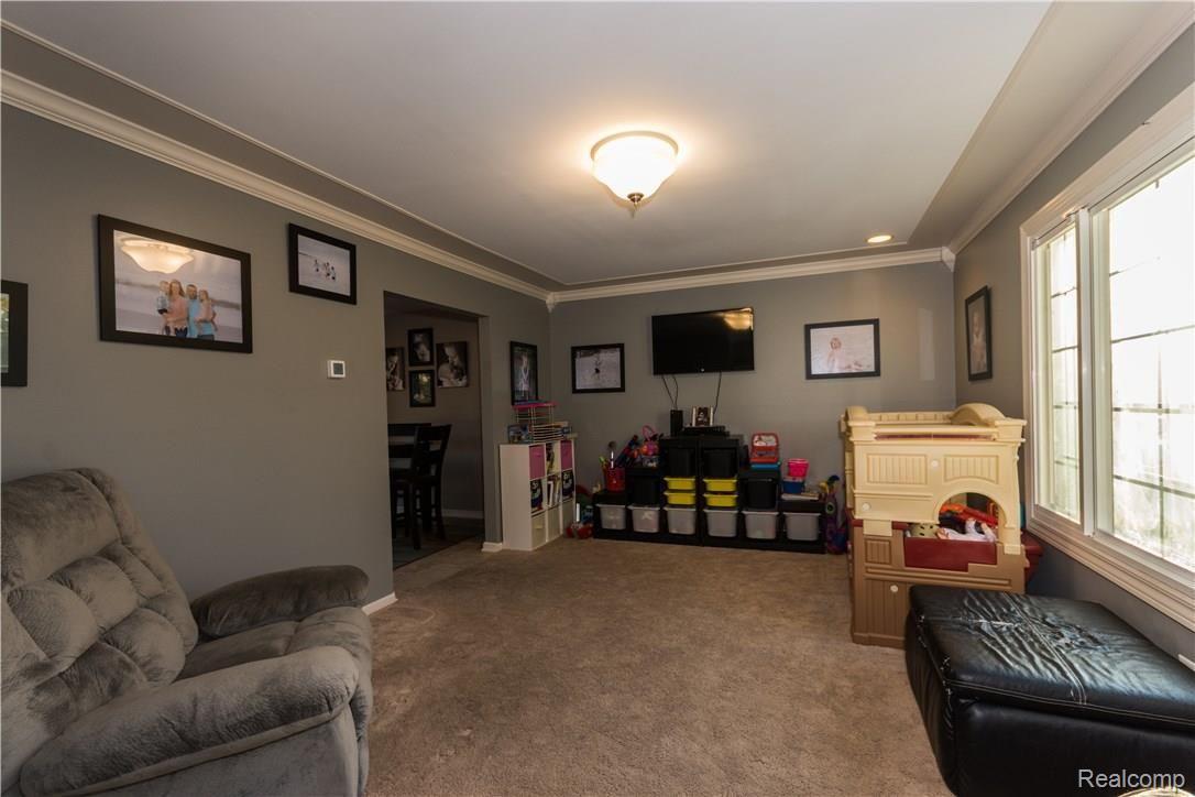 7027 Hatchery Road Waterford, MI 48327 - Photo 8 of 31 7027 Hatchery-25.jpg