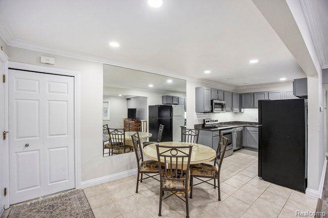2245 Walton Boulevard, Unit 57 Rochester Hills, MI 48309 - Photo 5 of 15