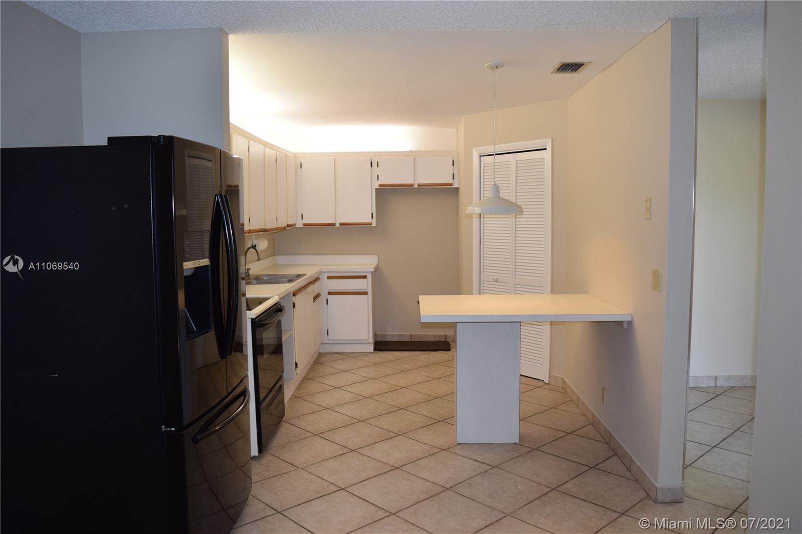 579 Racquet Club Road, Unit 10 Weston, FL 33326 - Photo 13 of 31