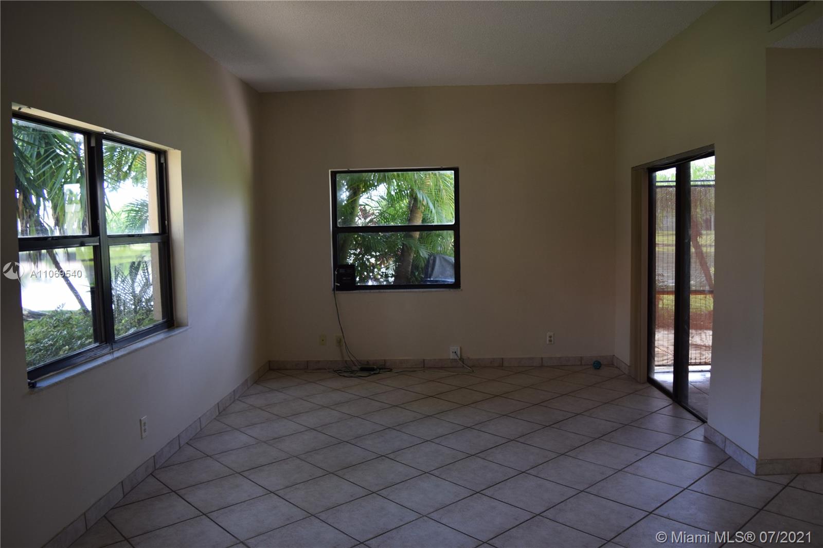 579 Racquet Club Road, Unit 10 Weston, FL 33326 - Photo 19 of 31