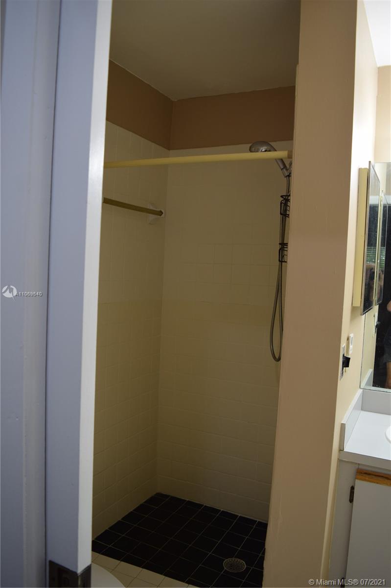 579 Racquet Club Road, Unit 10 Weston, FL 33326 - Photo 26 of 31