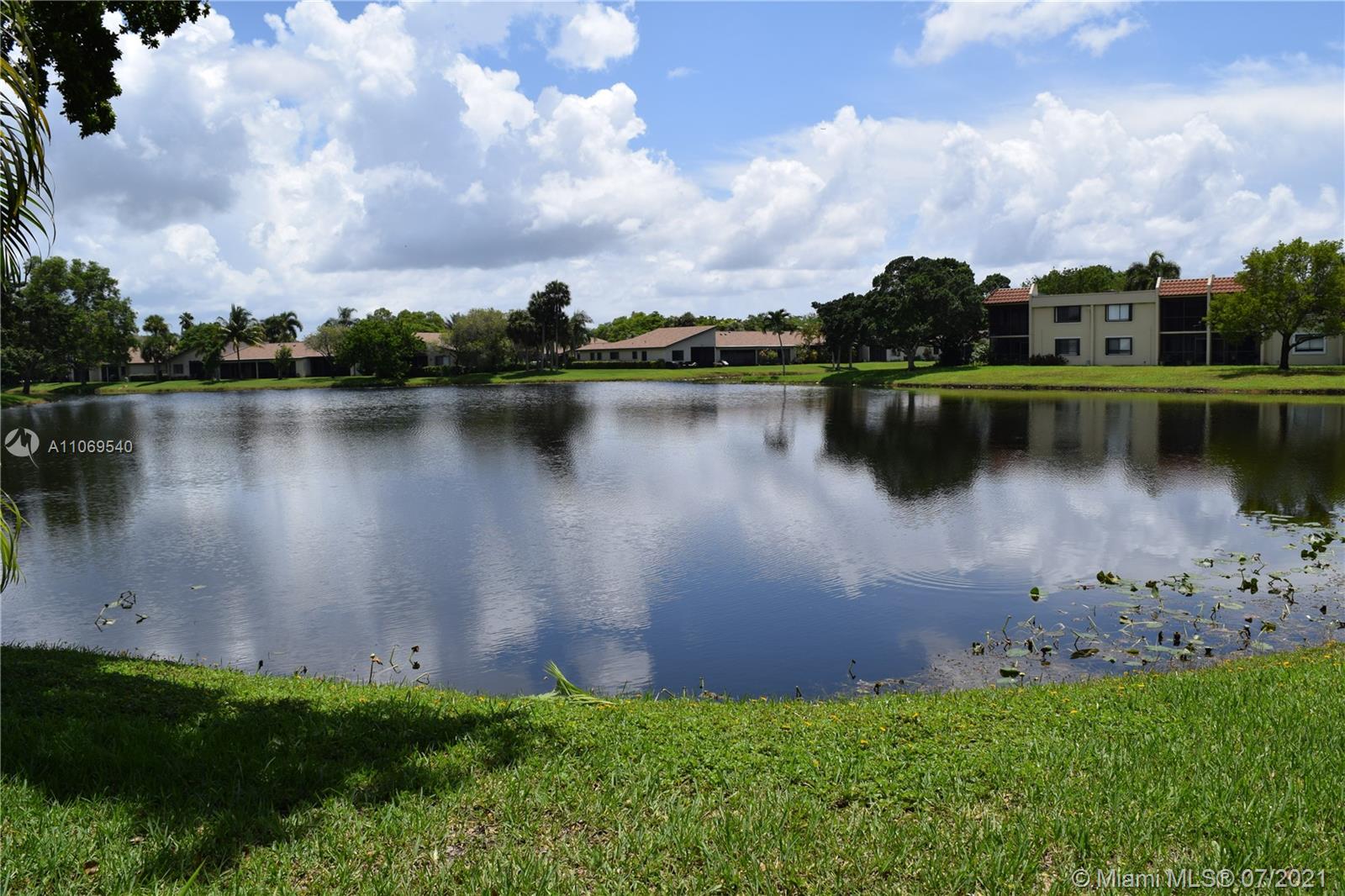 579 Racquet Club Road, Unit 10 Weston, FL 33326 - Photo 6 of 31