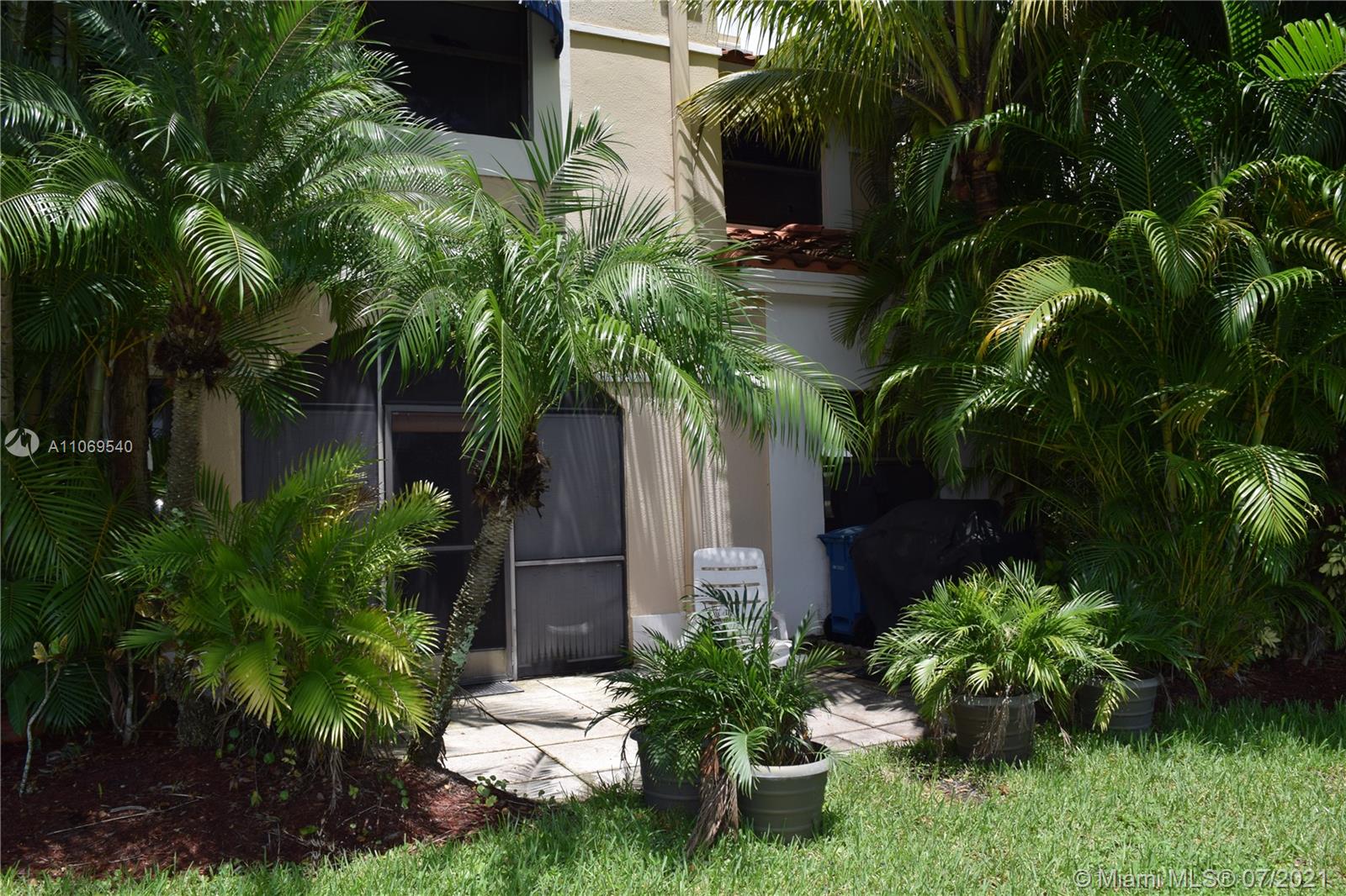 579 Racquet Club Road, Unit 10 Weston, FL 33326 - Photo 9 of 31