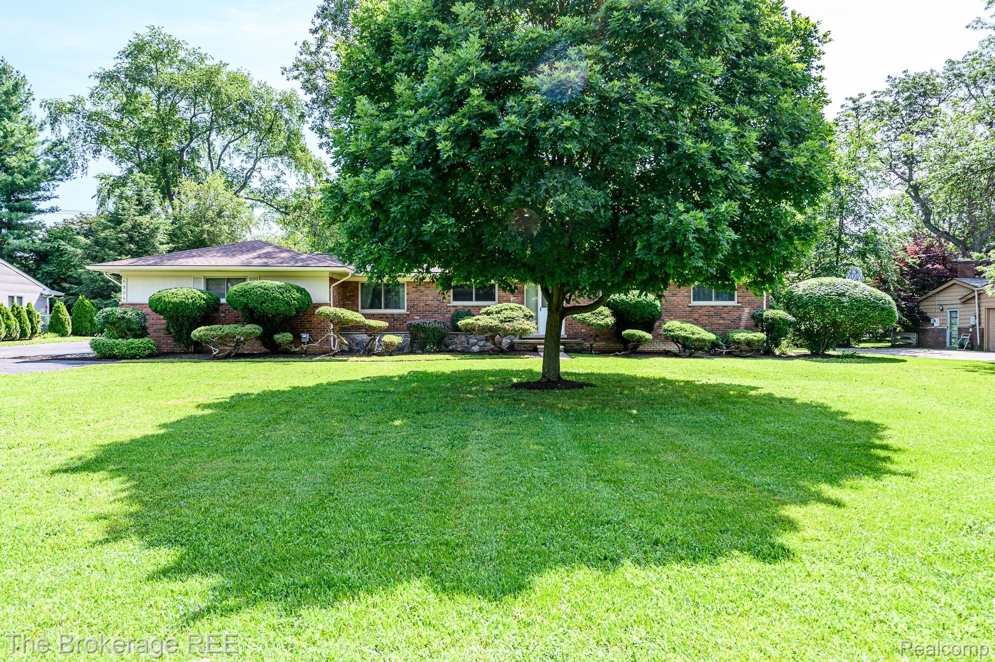 6909 Lahser Road Bloomfield Hills, MI 48301 - Photo 44 of 59 6909 LAHSER Road, Bloomfield Twp 48301 Let's buy a house today!!