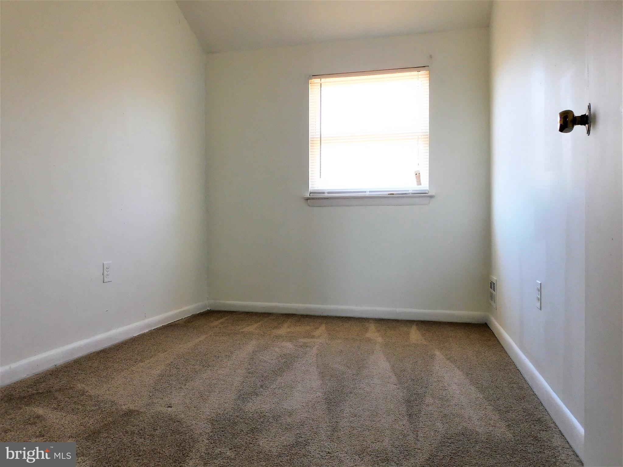 616 Queensgate Road Baltimore, MD 21229 - Photo 19 of 31 Bedroom 3