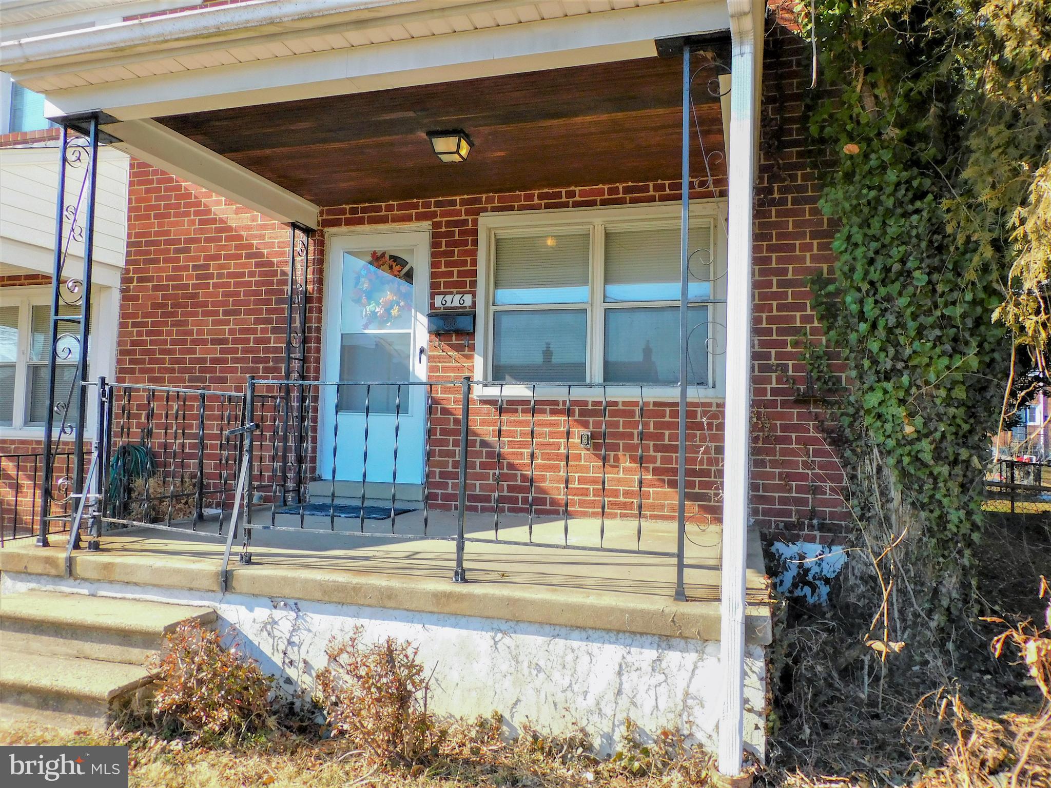 616 Queensgate Road Baltimore, MD 21229 - Photo 3 of 31 Covered front porch!