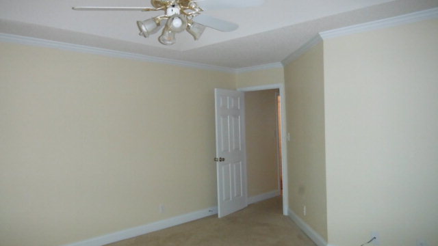 640 Lokchapee Ridge Macon, GA 31210 - Photo 13 of 22 a view of a livingroom with a sink