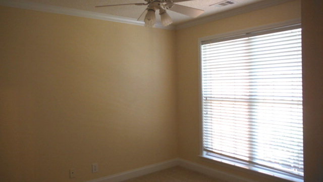 640 Lokchapee Ridge Macon, GA 31210 - Photo 6 of 22 en empty room with a window