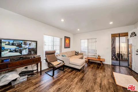 $1,400,000 | 3209 Andrita Street, Los Angeles, CA 90065