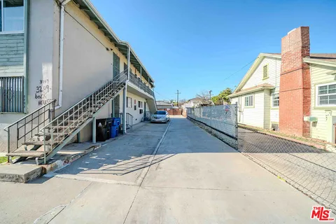 $1,400,000 | 3209 Andrita Street, Los Angeles, CA 90065