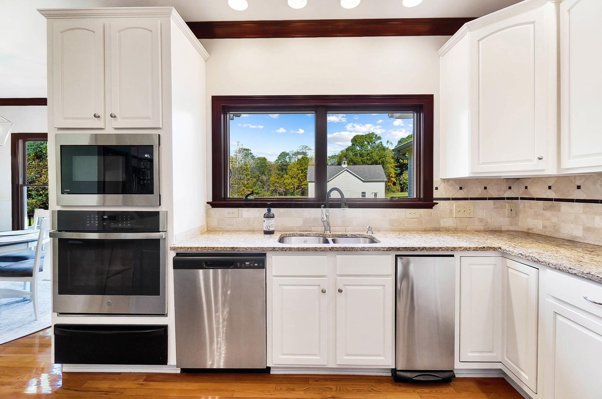 5582 Plantation Road Sunbury, OH 43074 - Photo 29 of 107 Kitchen