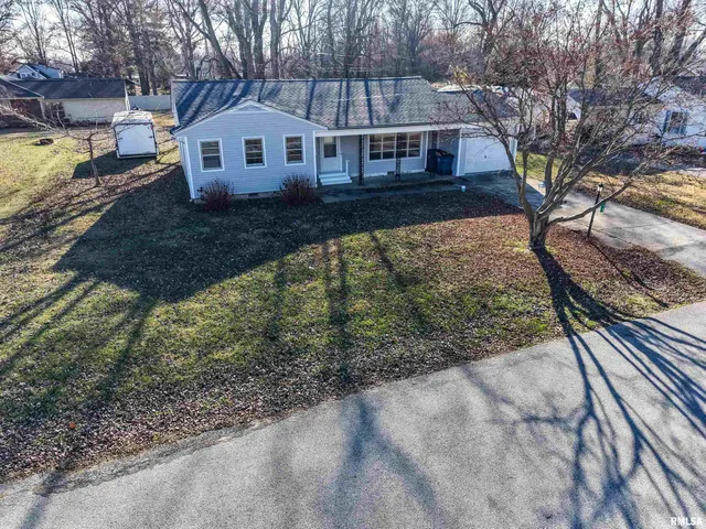 $145,000 | 110 Hickory Street, Flora, IL 62839