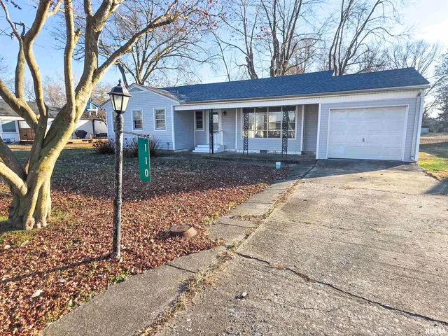 $145,000 | 110 Hickory Street, Flora, IL 62839