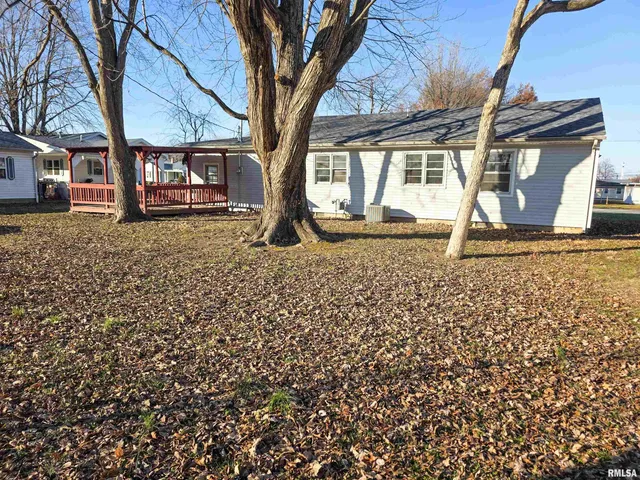 $145,000 | 110 Hickory Street, Flora, IL 62839