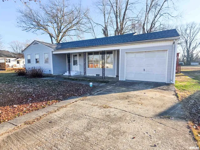$145,000 | 110 Hickory Street, Flora, IL 62839