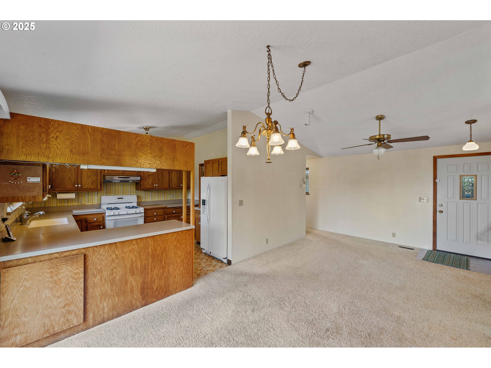 69936 Stage Road North Bend, OR 97459 - Photo 11 of 48 Gallery Image 11