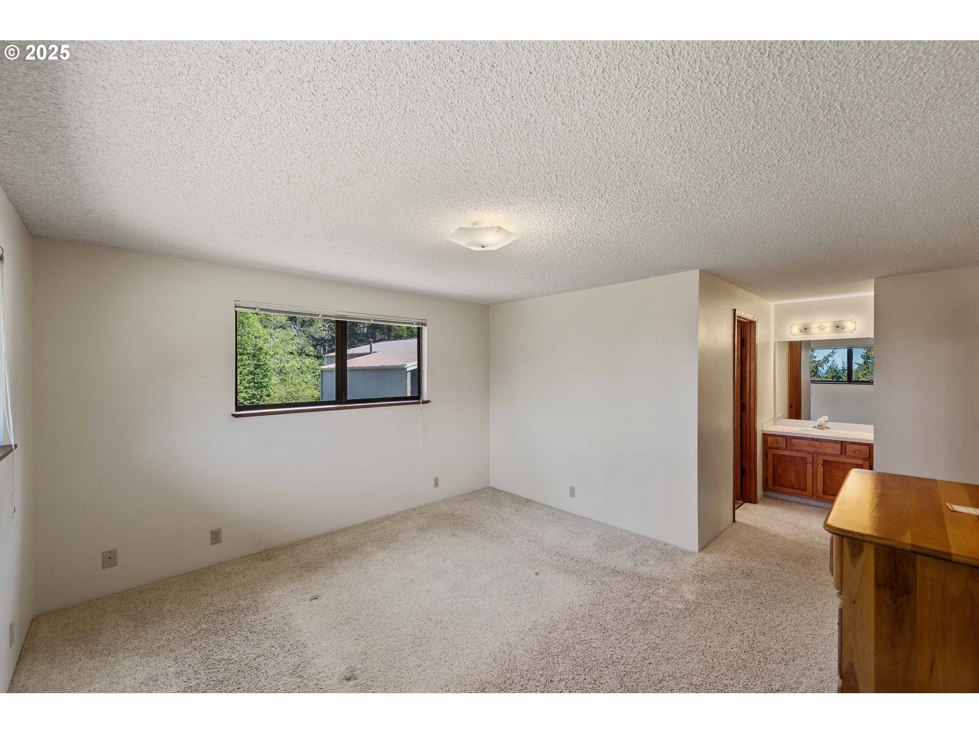 69936 Stage Road North Bend, OR 97459 - Photo 20 of 48 Gallery Image 20