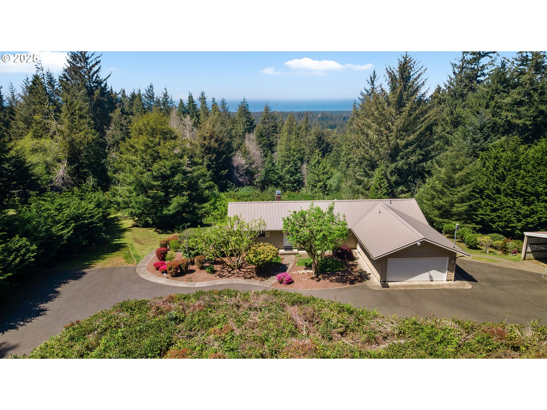 69936 Stage Road North Bend, OR 97459 - Photo 2 of 48 Gallery Image 2