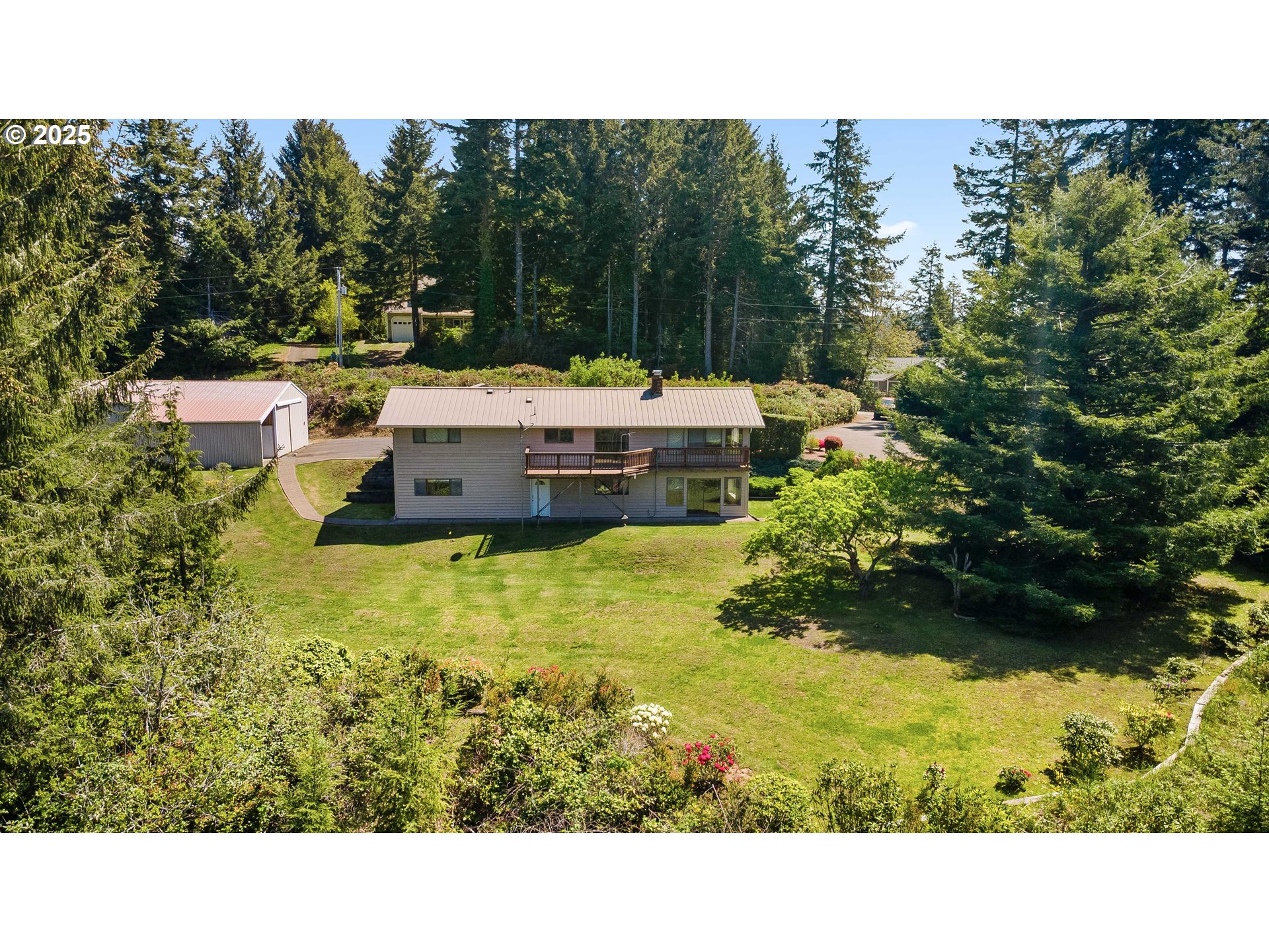 69936 Stage Road North Bend, OR 97459 - Photo 3 of 48 Gallery Image 3