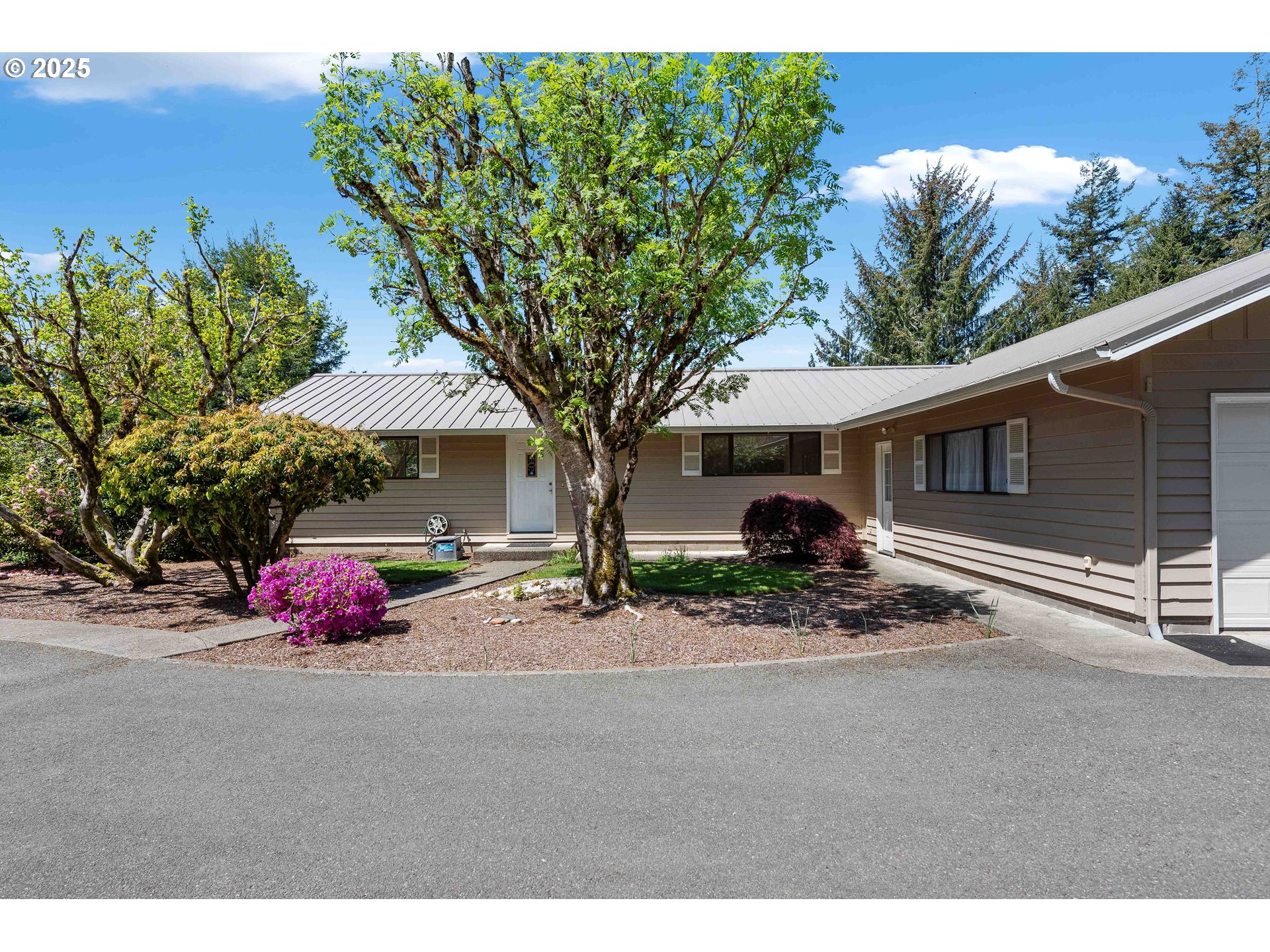 69936 Stage Road North Bend, OR 97459 - Photo 5 of 48 Gallery Image 5