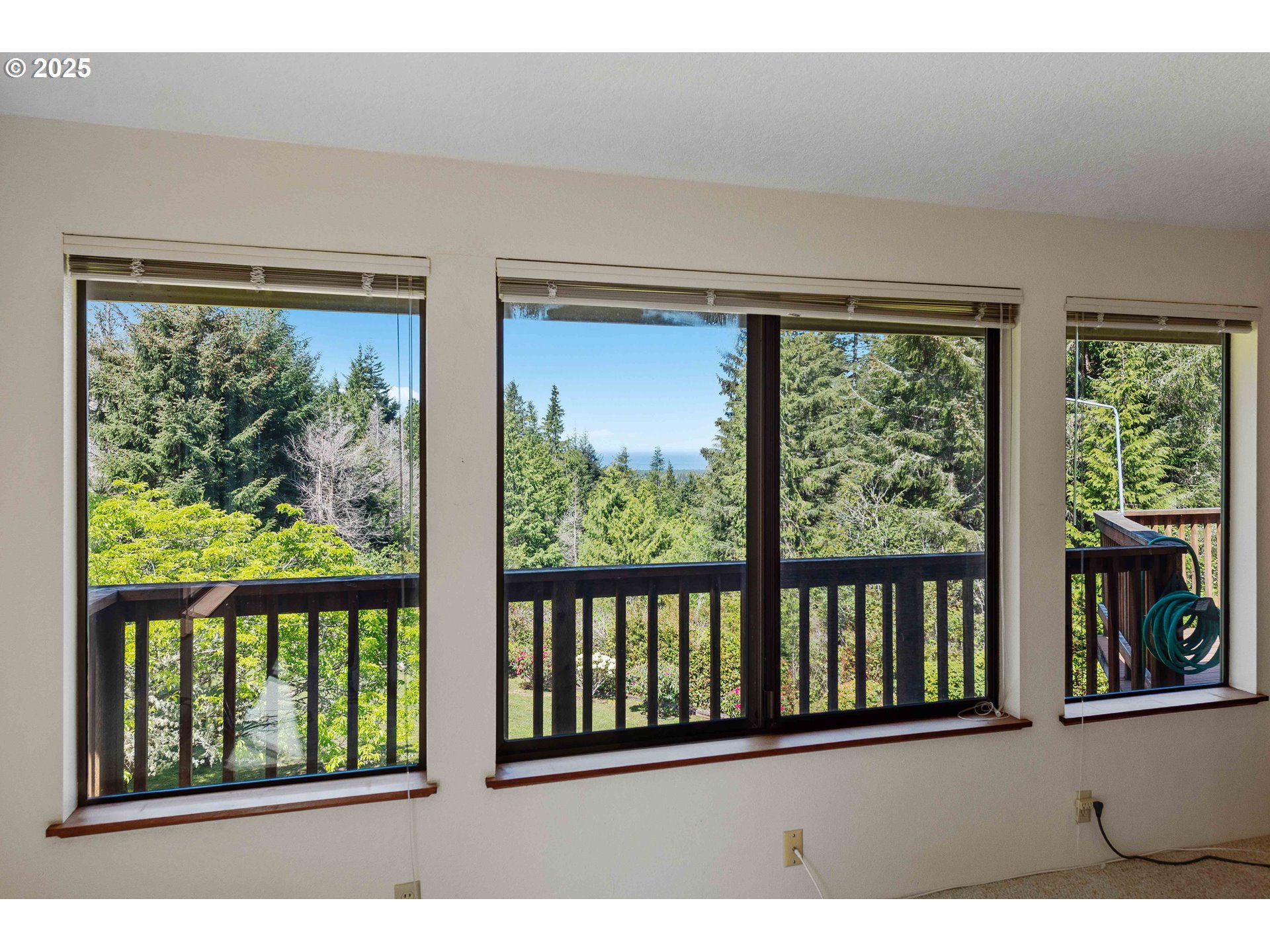 69936 Stage Road North Bend, OR 97459 - Photo 9 of 48 Gallery Image 9