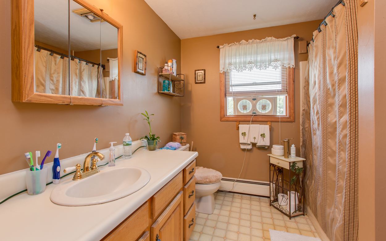 64 Kienia Road, Unit B Hudson, NH 03051 - Photo 14 of 16