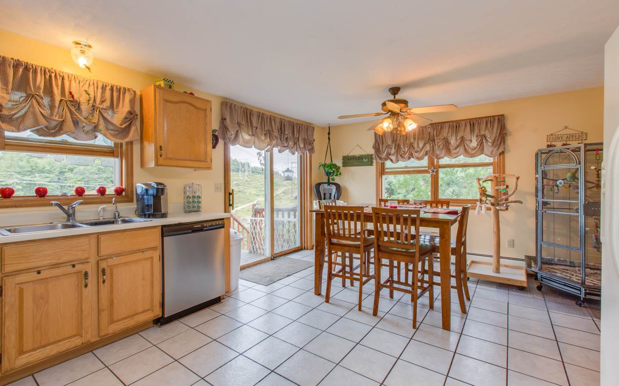 64 Kienia Road, Unit B Hudson, NH 03051 - Photo 5 of 16