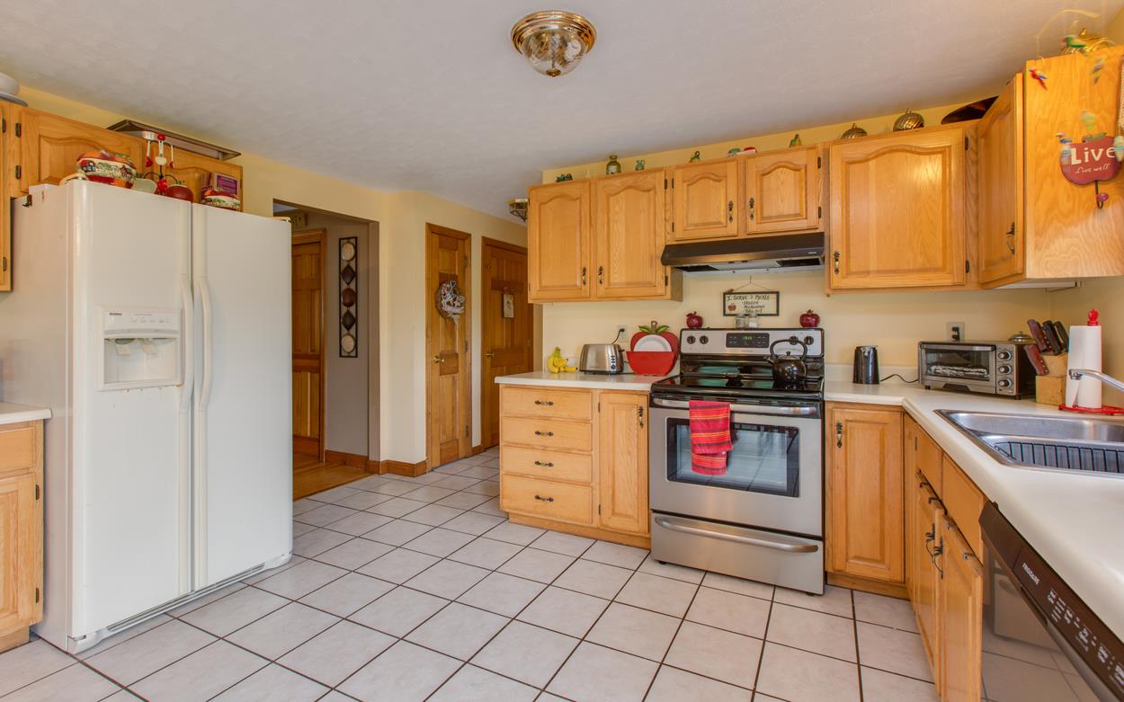 64 Kienia Road, Unit B Hudson, NH 03051 - Photo 7 of 16